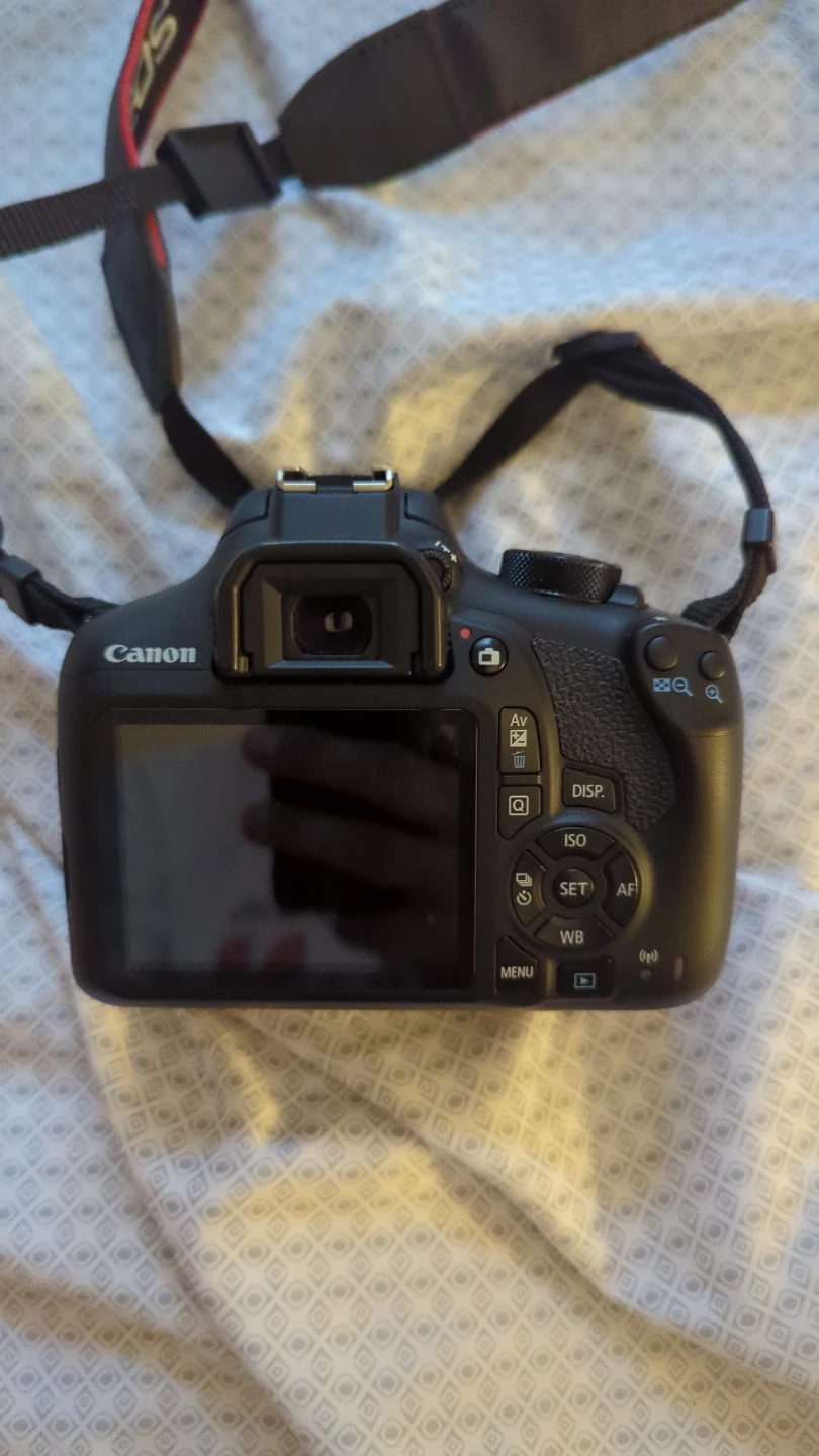 Canon Rebel T6 DSLR Camera w/ 18-55mm, 75-300 mm Lens & Charger - photo 2