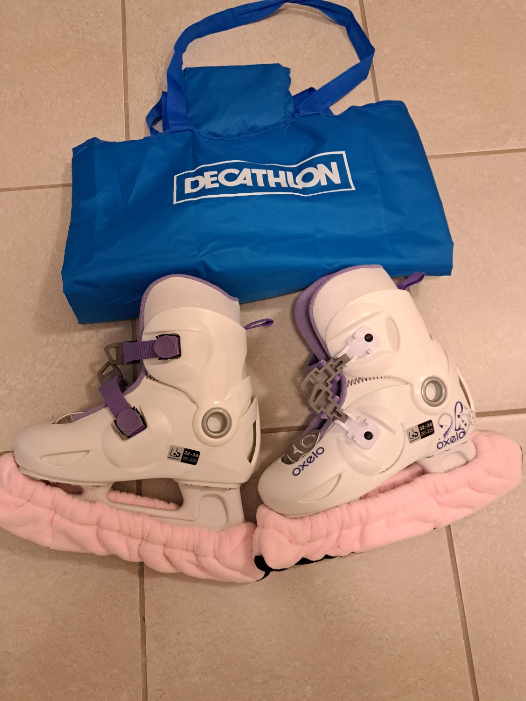 Decathlon Oxelo Adjustable Ice Skates with Bag - Size 32-34