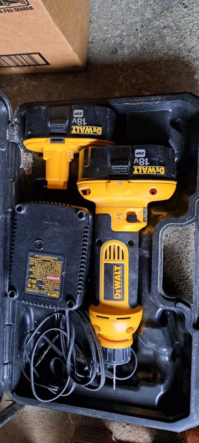 DeWalt 18V XRP Cordless Drill/Driver  Charger  2 Batteries - photo 2