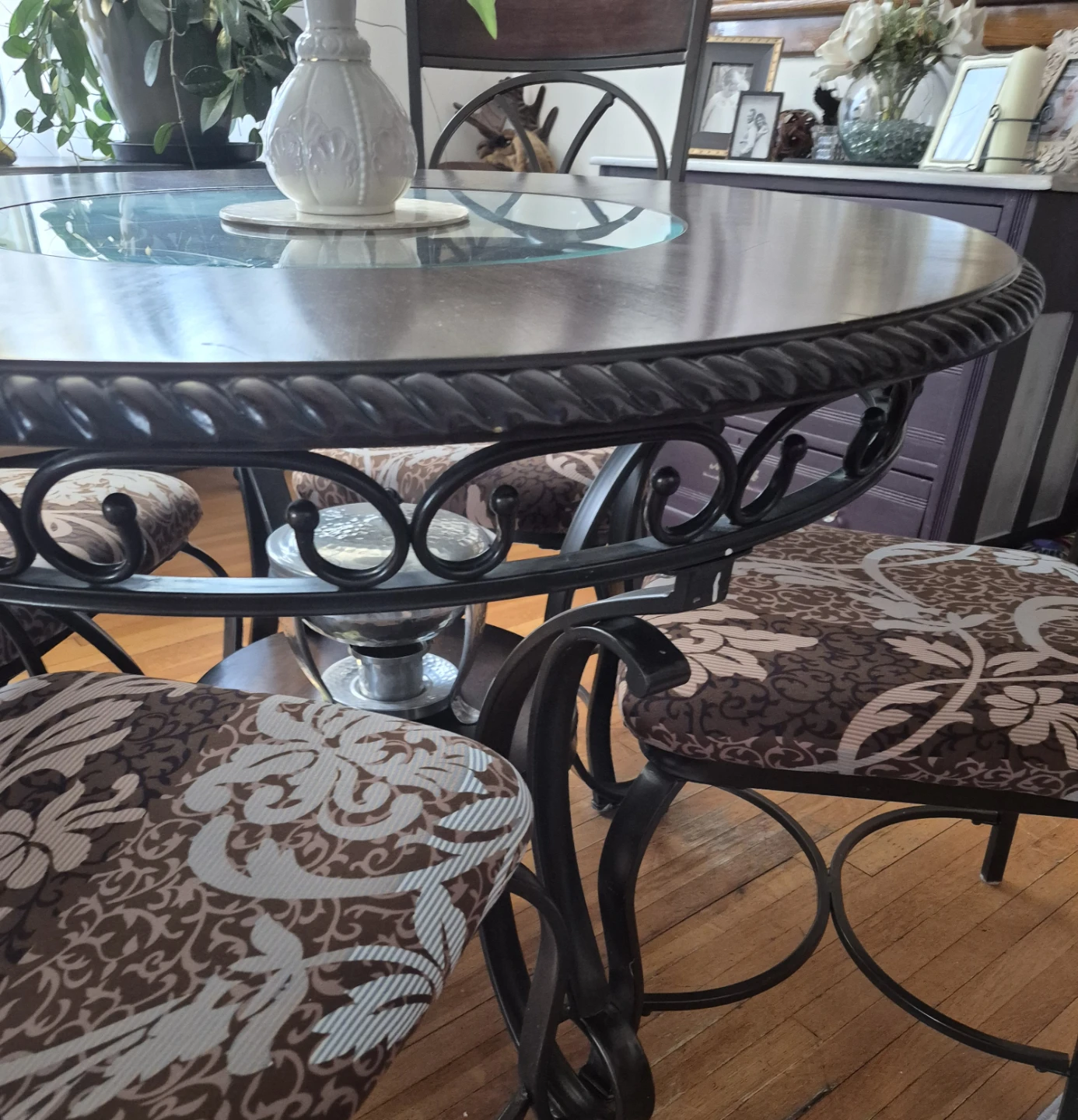 Round Dining Table with 4 Chairs - photo 3