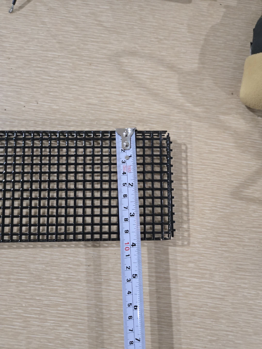 Black Mesh Grate Freecycle - photo 2