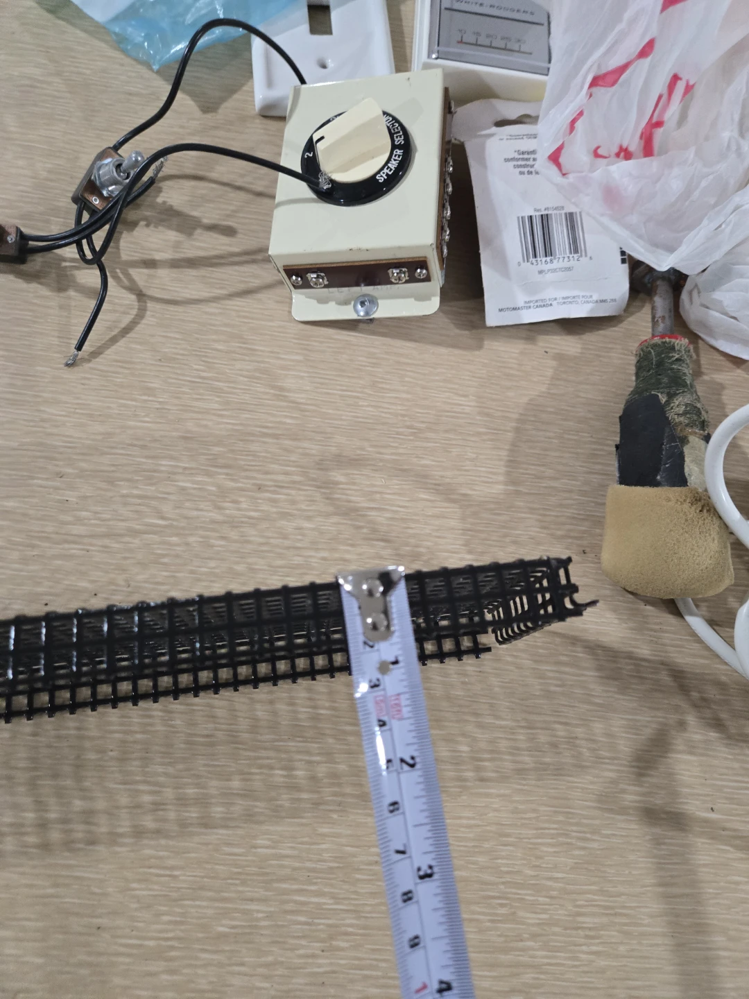 Black Mesh Grate Freecycle - photo 3