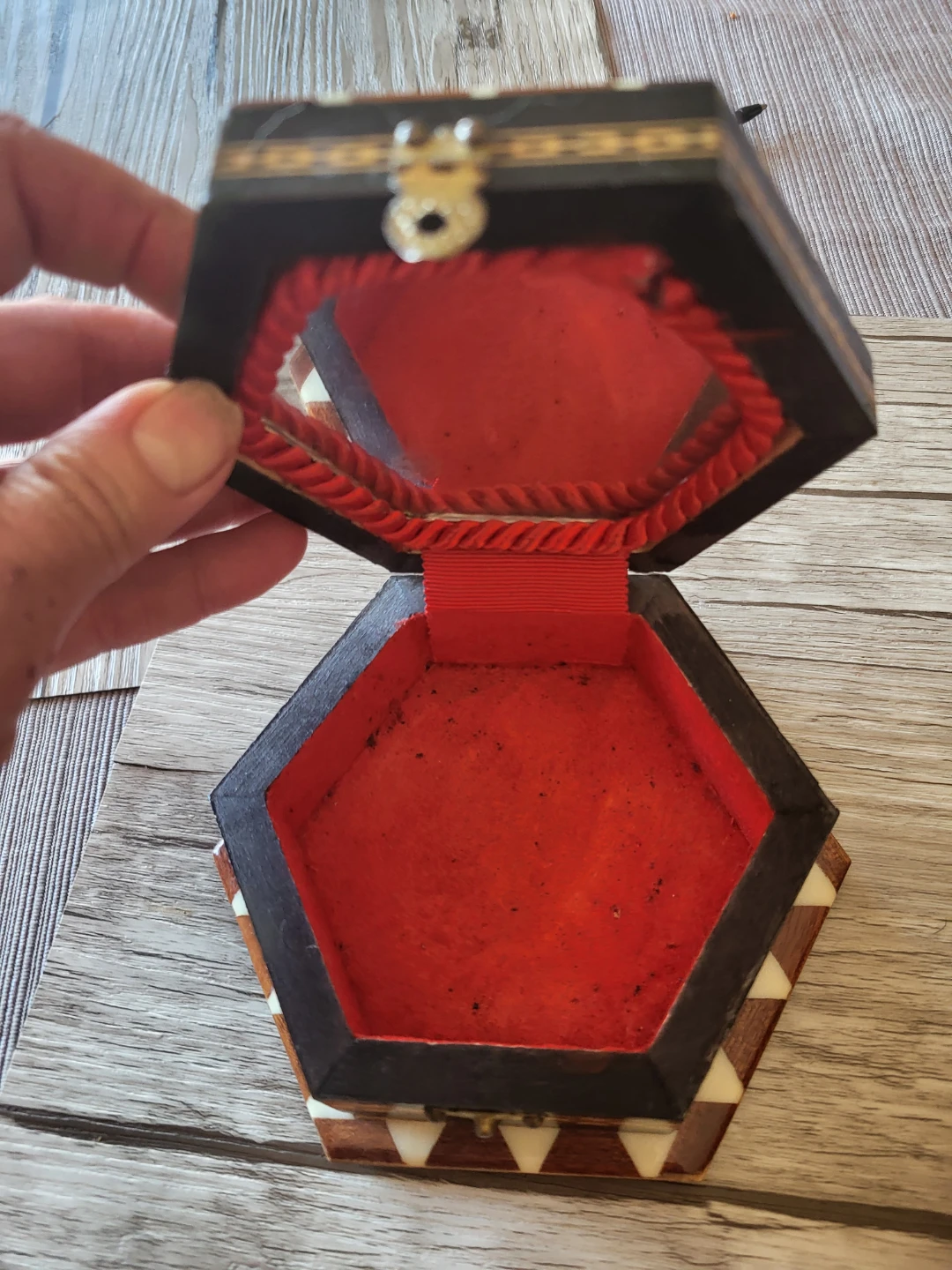 Decorative Hexagonal Keepsake Box - photo 2