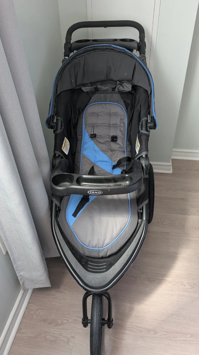 Graco Travel System with SnugRide 35 Lite LX Car Seat