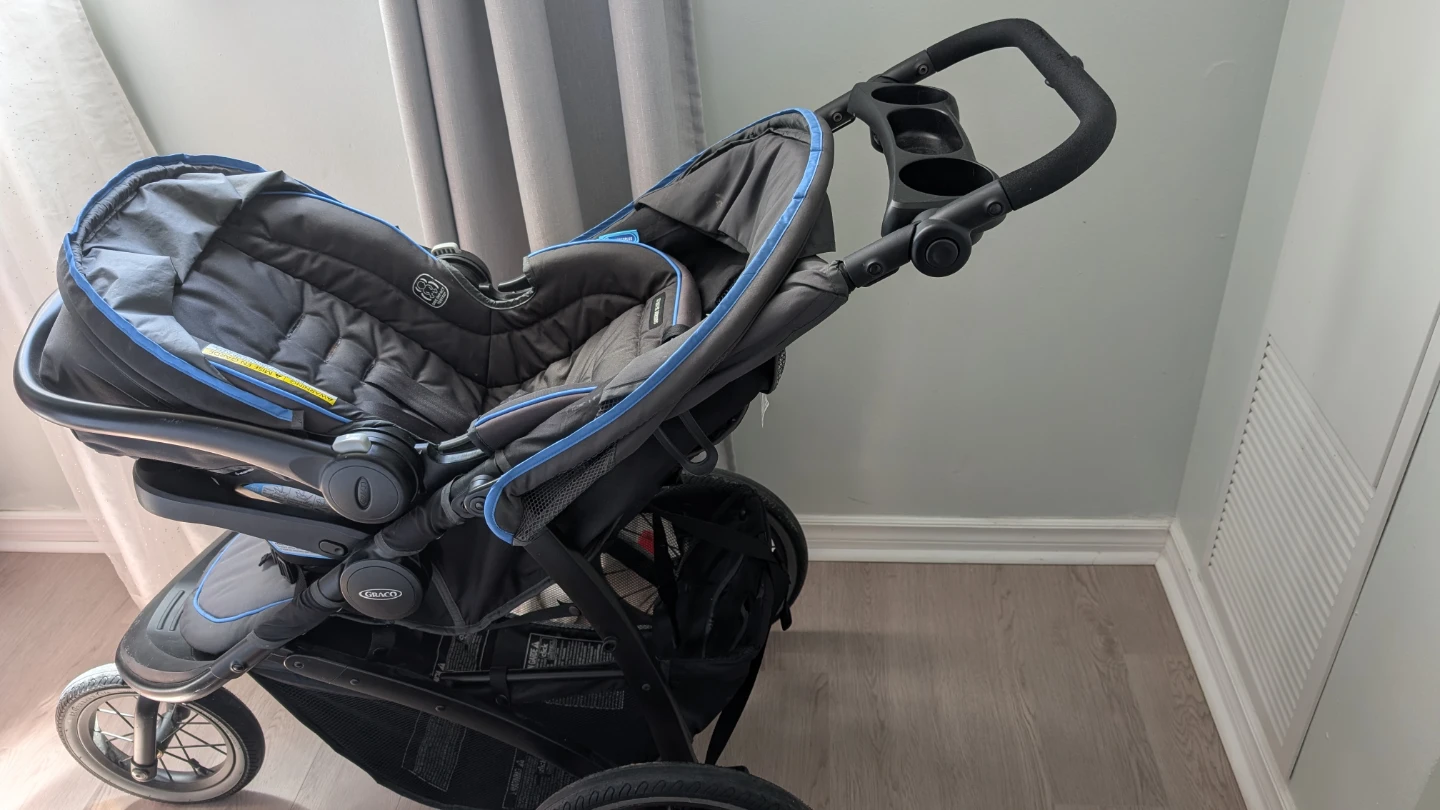Graco Travel System with SnugRide 35 Lite LX Car Seat - photo 3