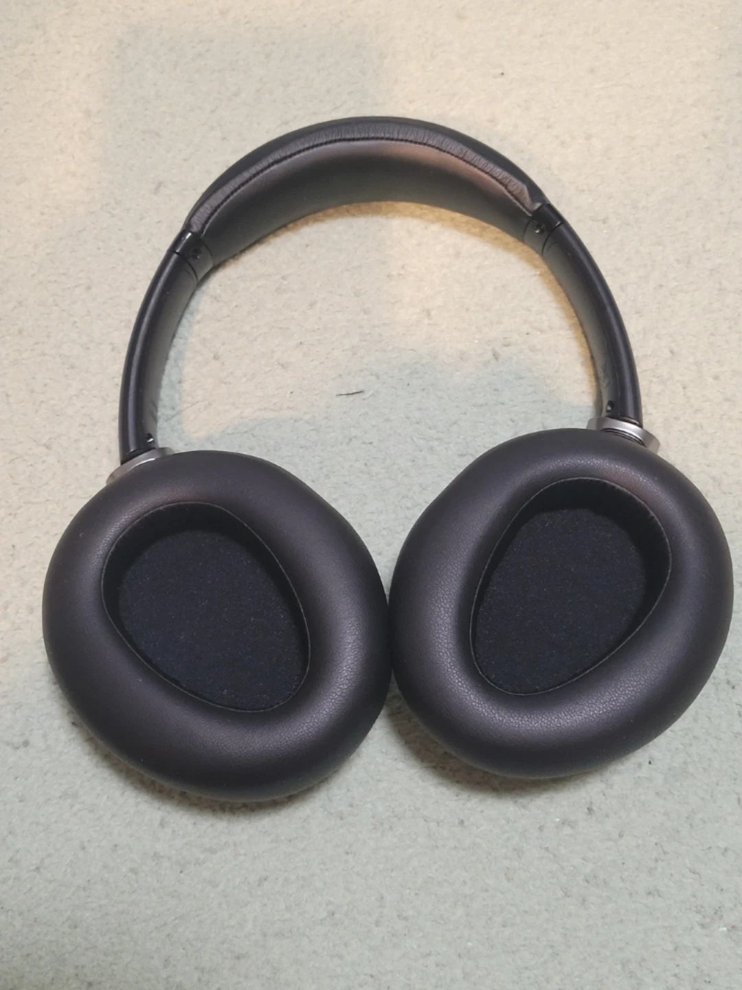 Sony Over-Ear Headphones - photo 4