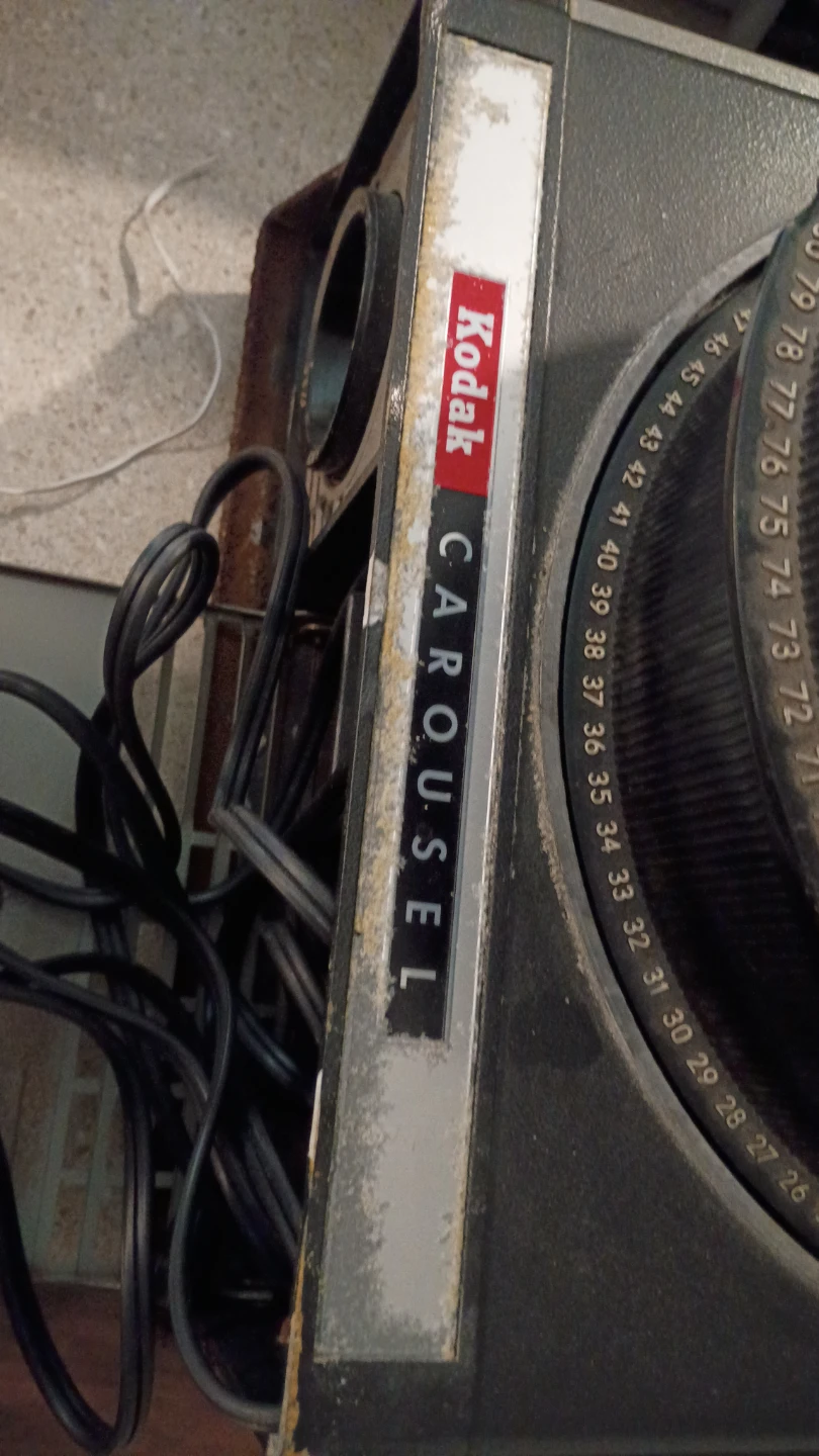 Kodak Carousel Projector Model 550 - photo 4