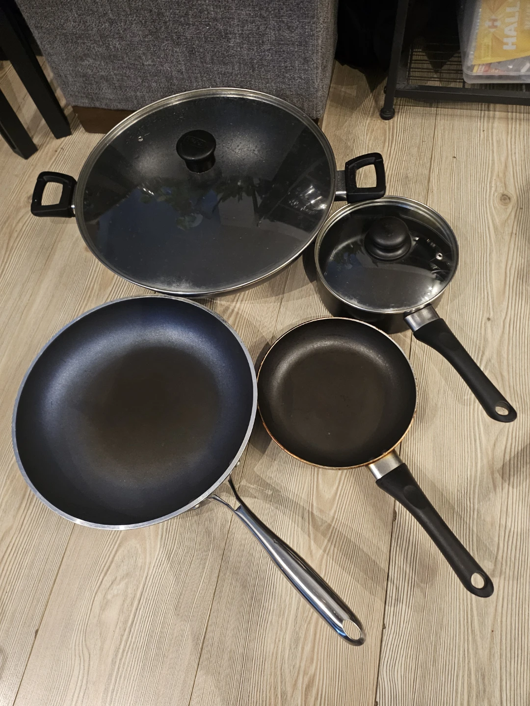 Nonstick 2 pans, 1 pot, 1 wok