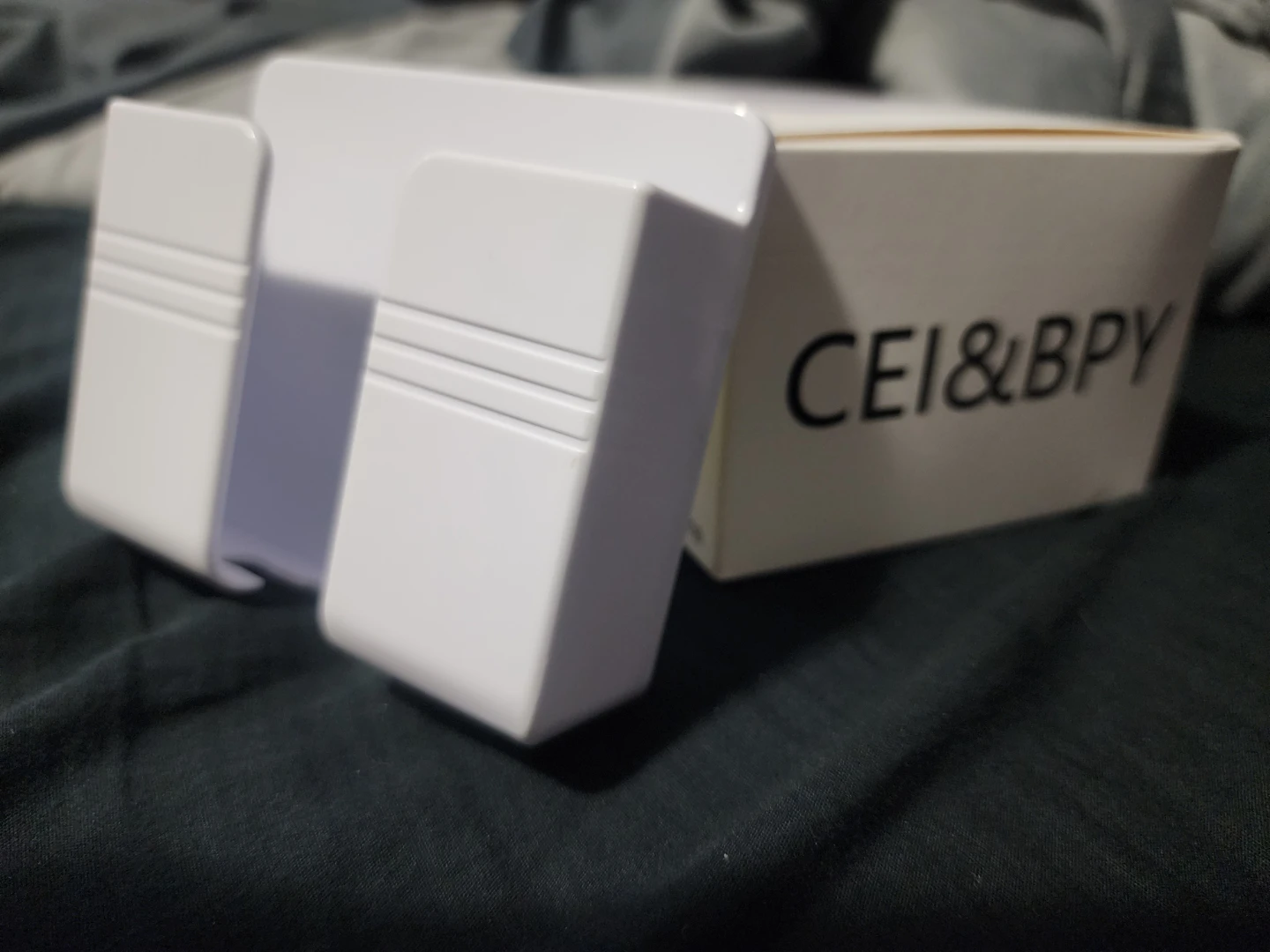 CEI&BPY White Wall Mount Holder
