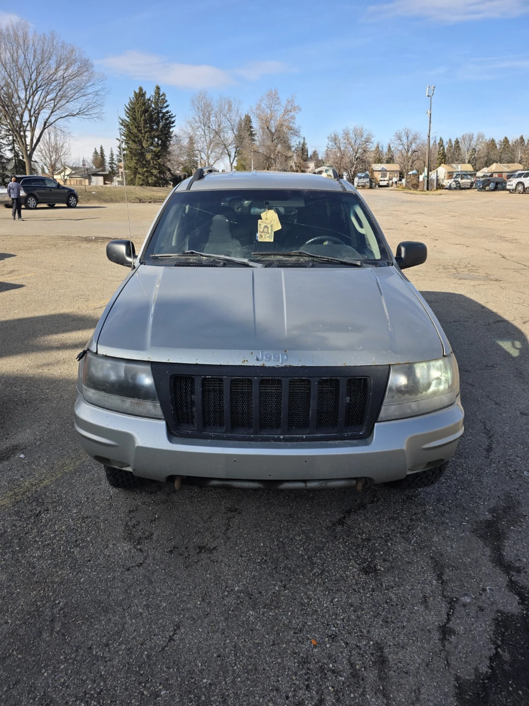Gold Jeep Grand Cherokee SUV - photo 4