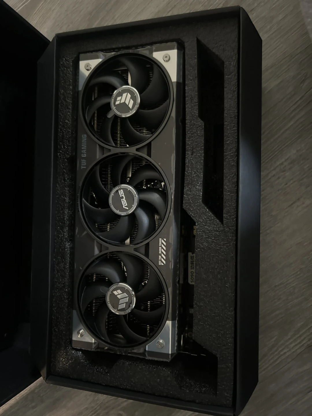 ASUS TUF GAMING GeForce RTX 5090 Graphics Card - photo 3