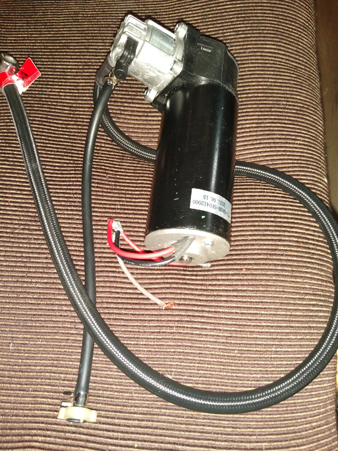 Hydraulic pump to help a convertible top lift and go down - photo 4