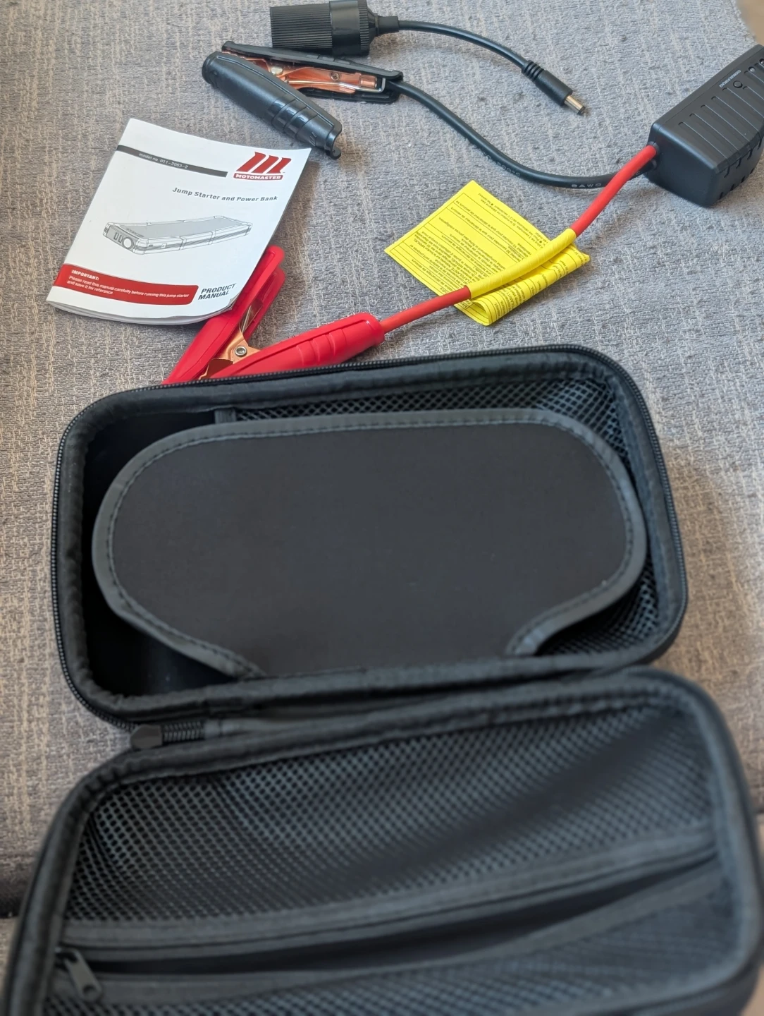 MotoMaster Jump Starter and Power Bank - photo 3
