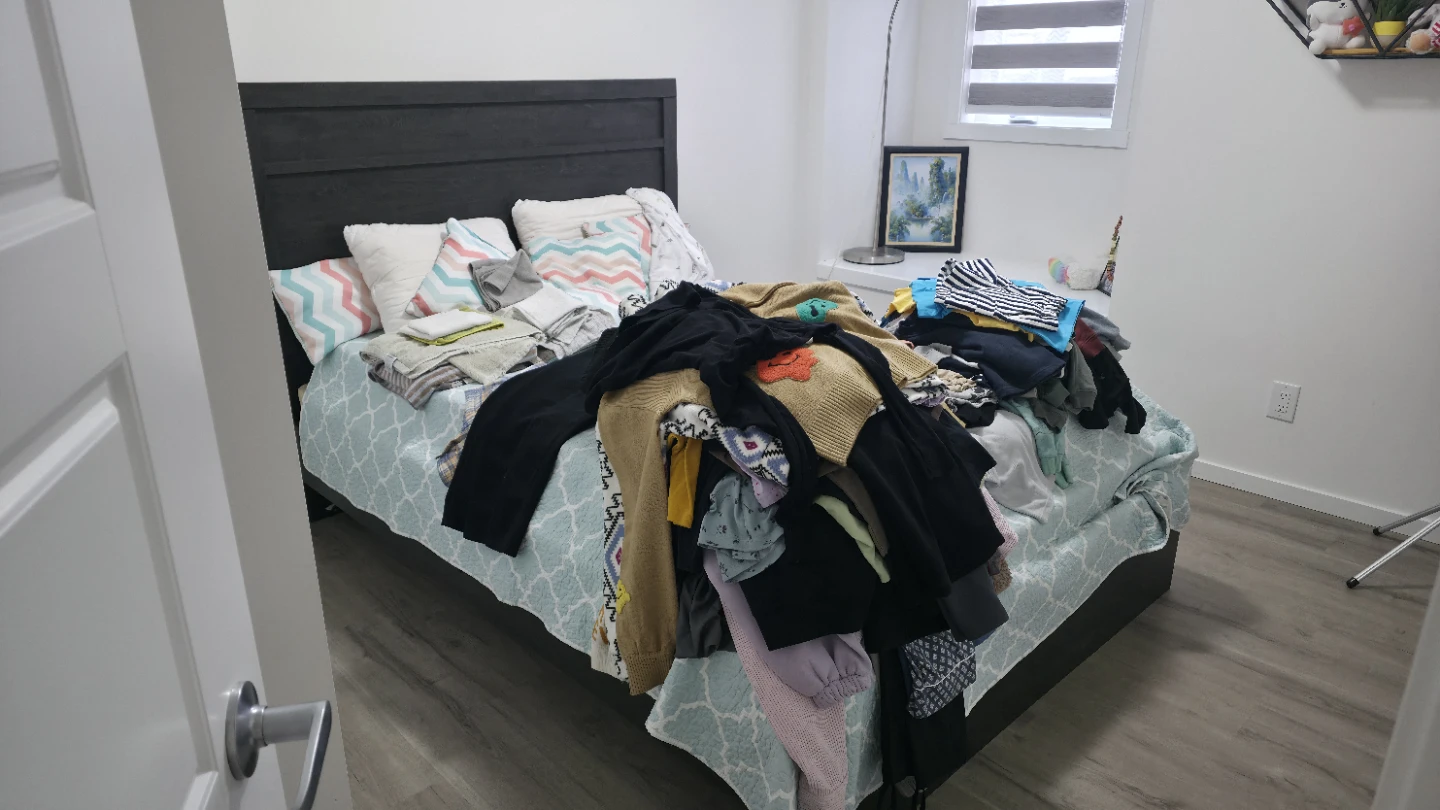 Queen Bed for sale with bed box and twin size mattress - photo 2