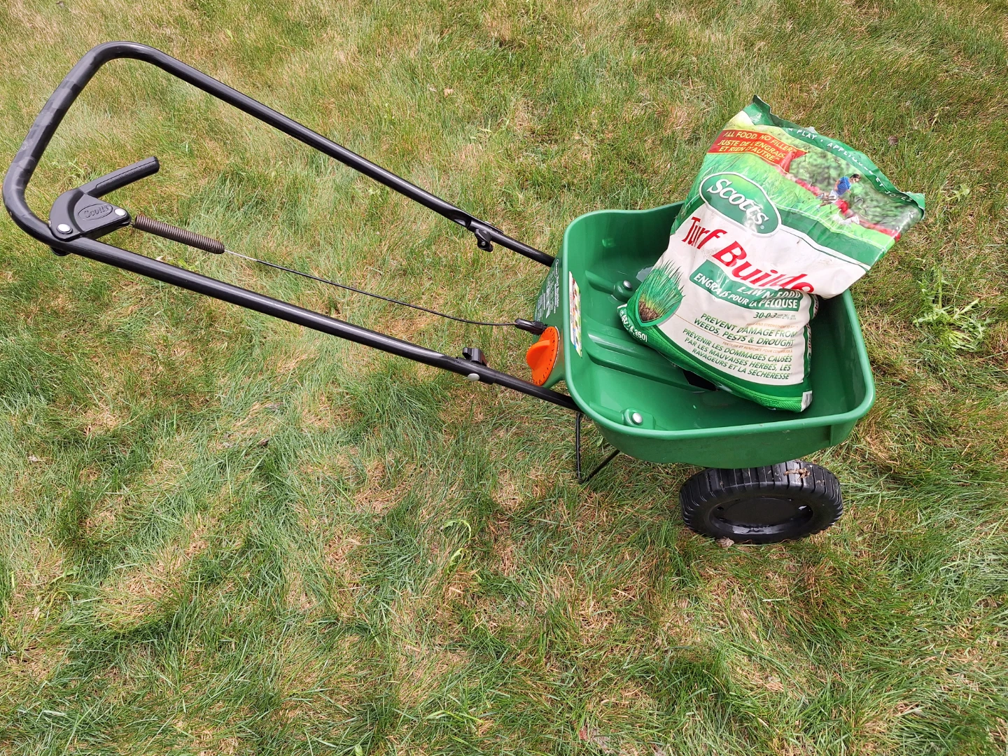 Scott's Turf Builder Spreader