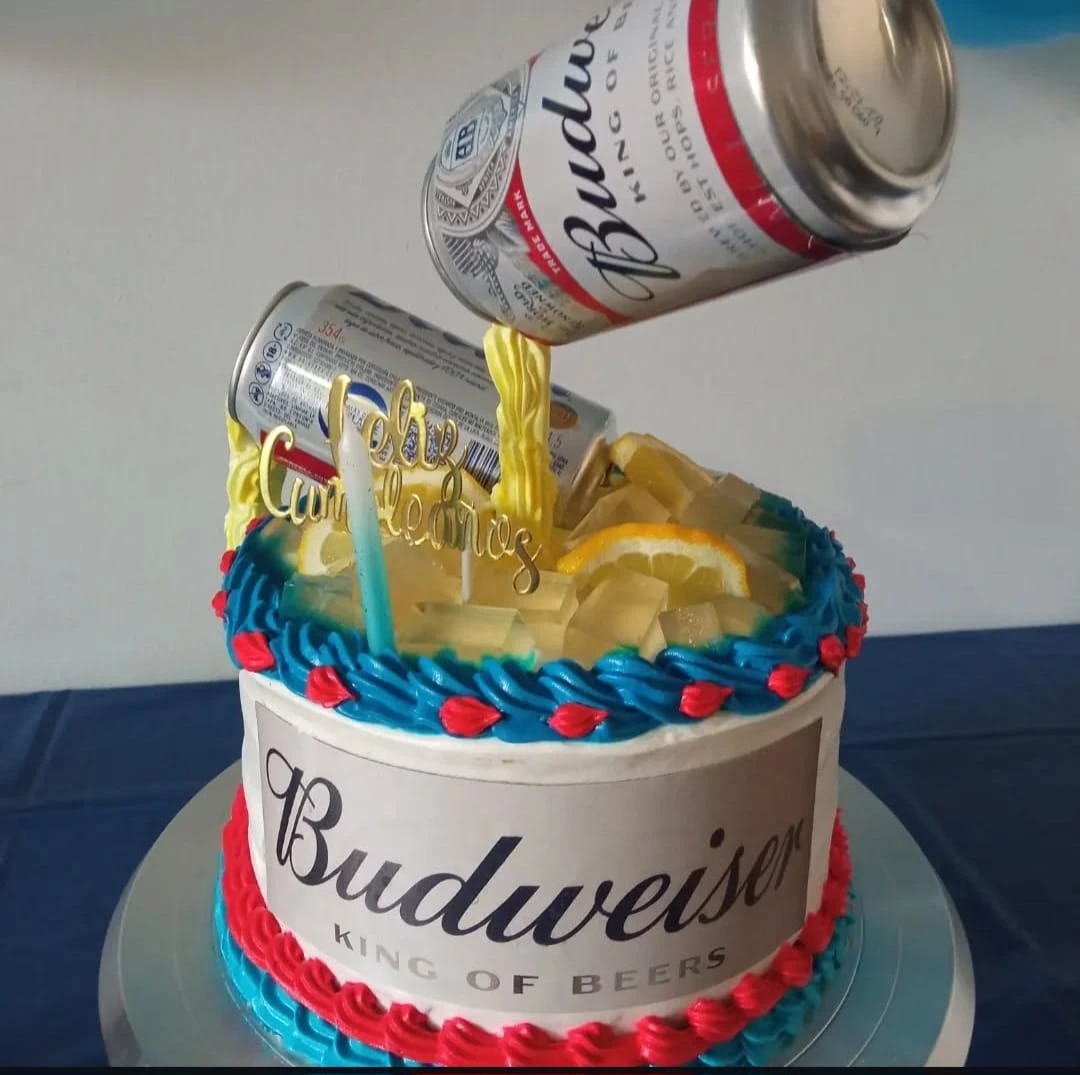Budweiser King of Beers Birthday Cake - photo 4