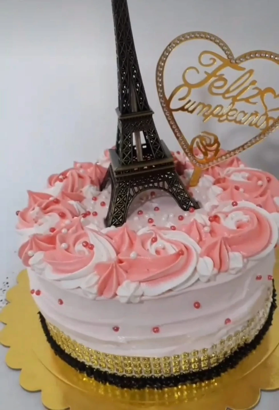 Budweiser King of Beers Birthday Cake - photo 5