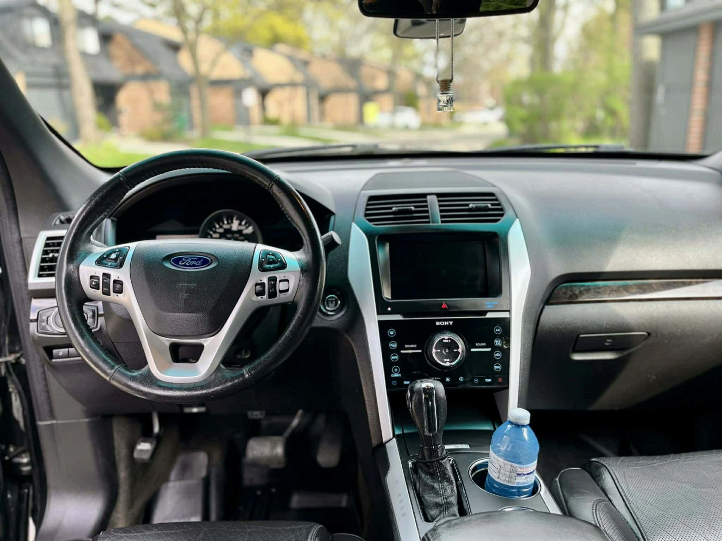 Black Ford Explorer Limited SUV - photo 5