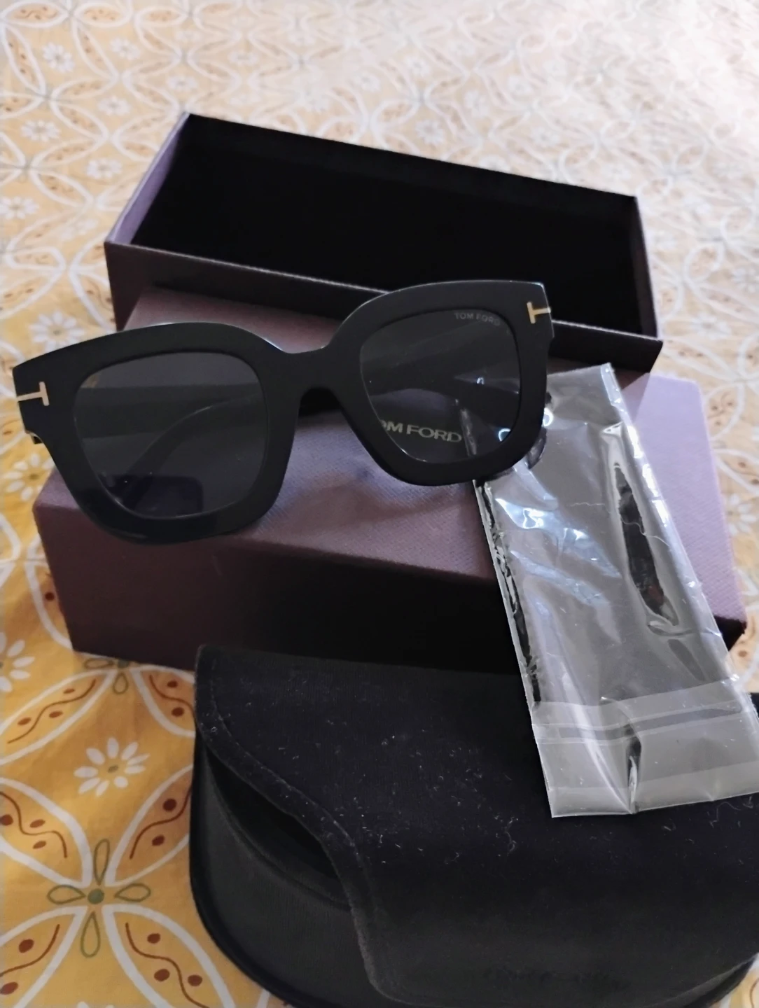 Tom Ford Sunglasses - Black