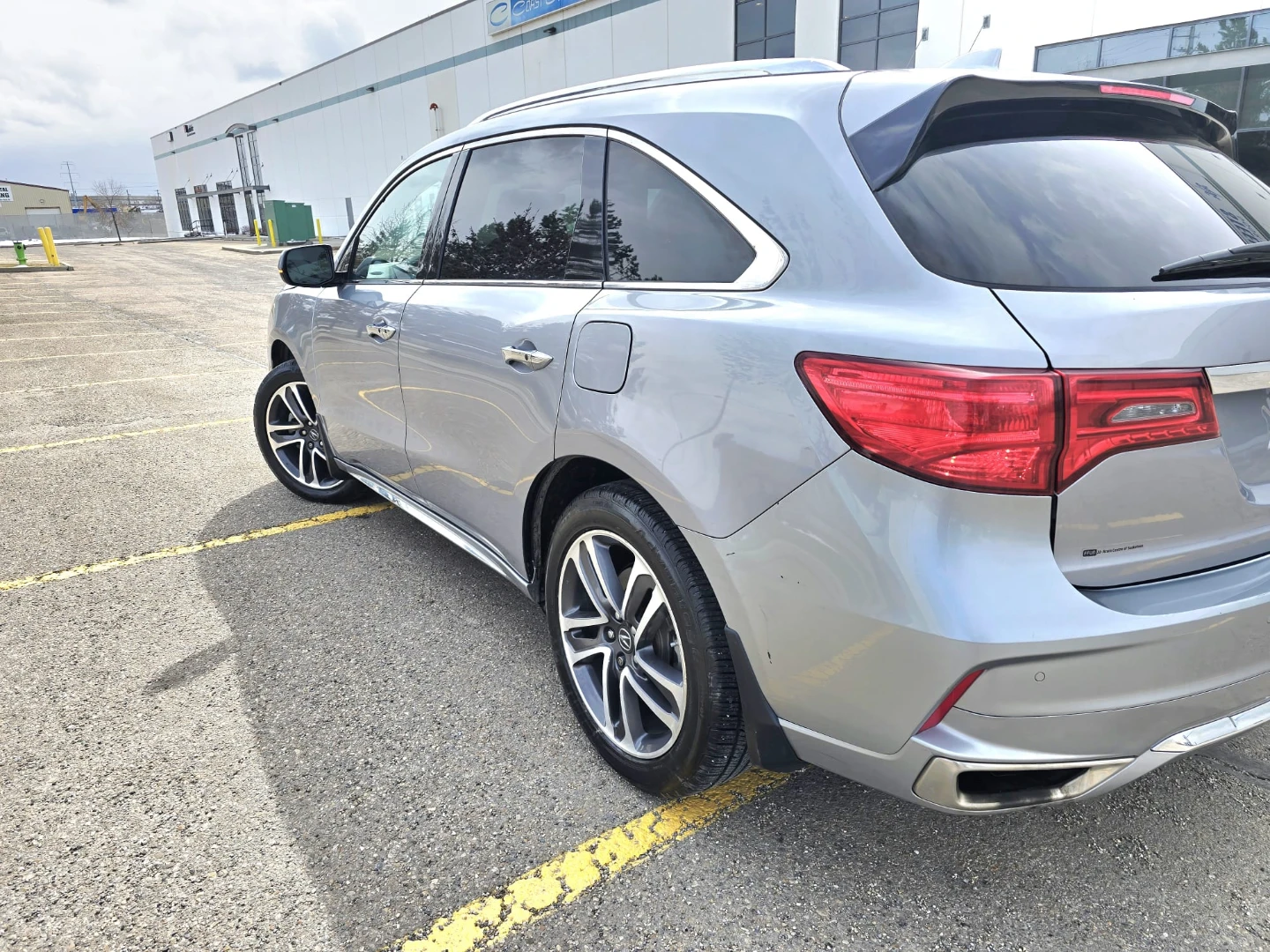 2017 Acura MDX Silver SUV - photo 5