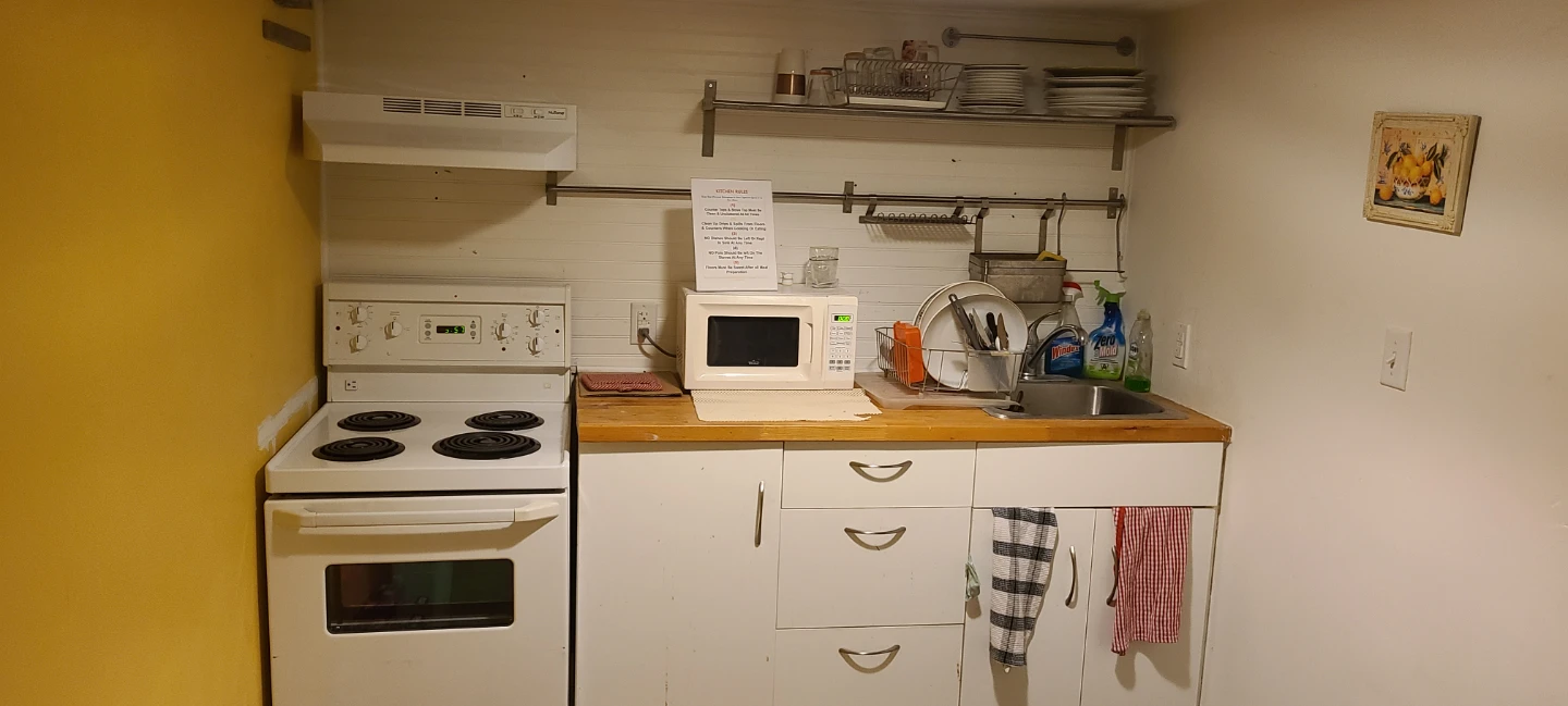 Furnished Room for Rent near McMasters University - photo 3