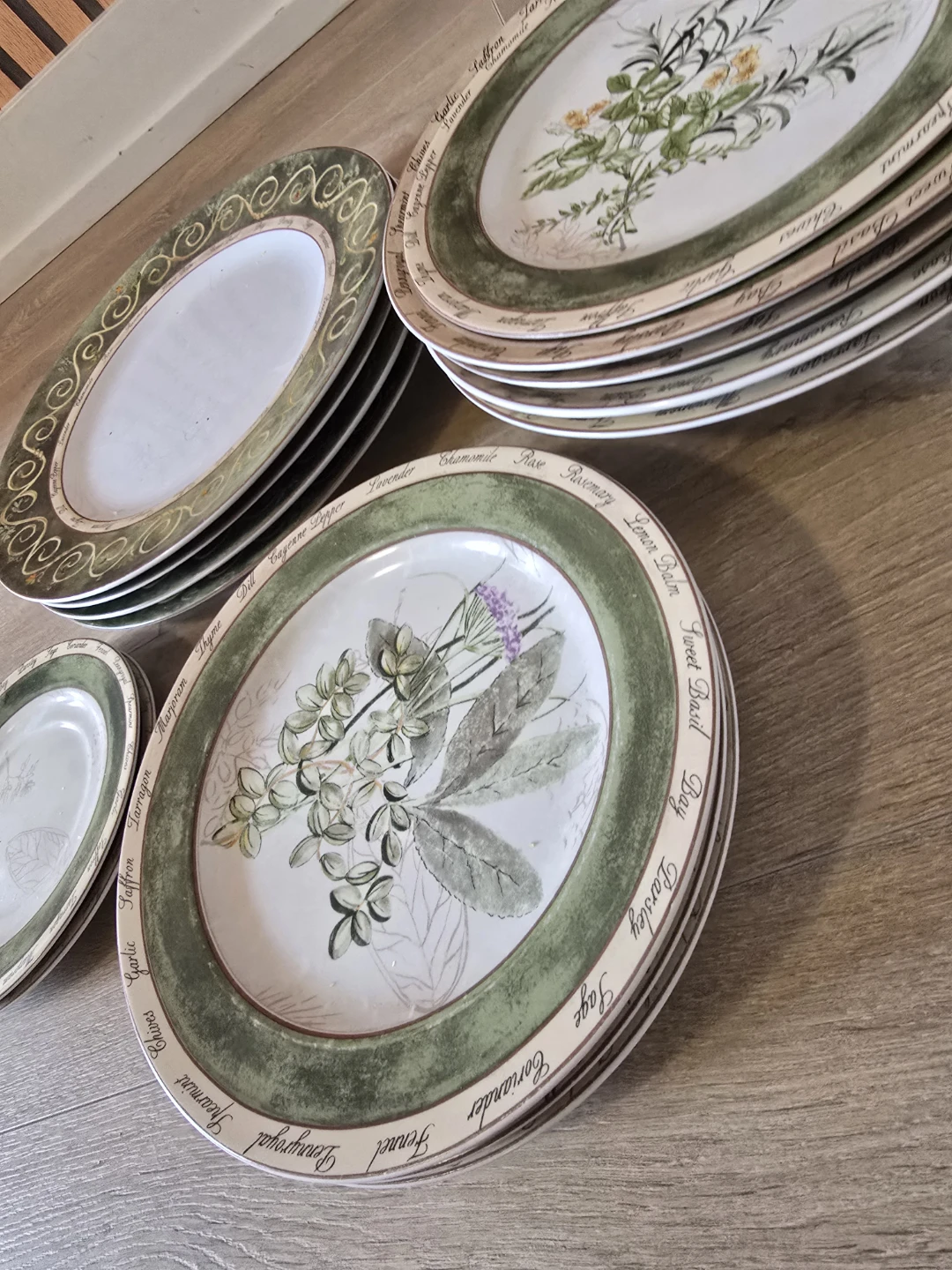 Set of 4 Botanical Herb Salad Plates