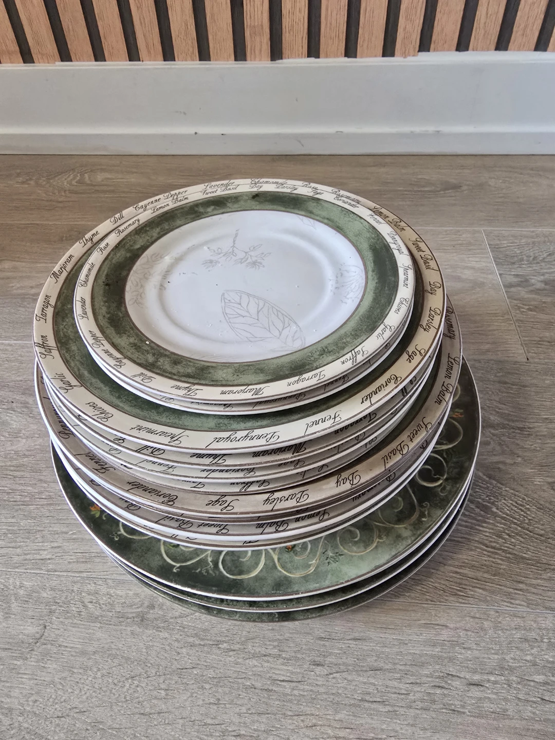 Set of 4 Botanical Herb Salad Plates - photo 2