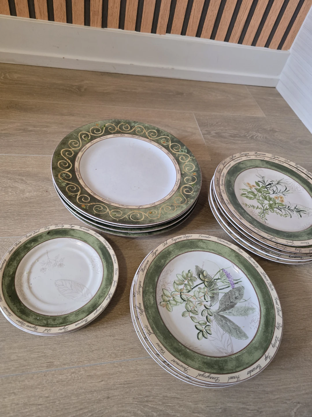 Set of 4 Botanical Herb Salad Plates - photo 3