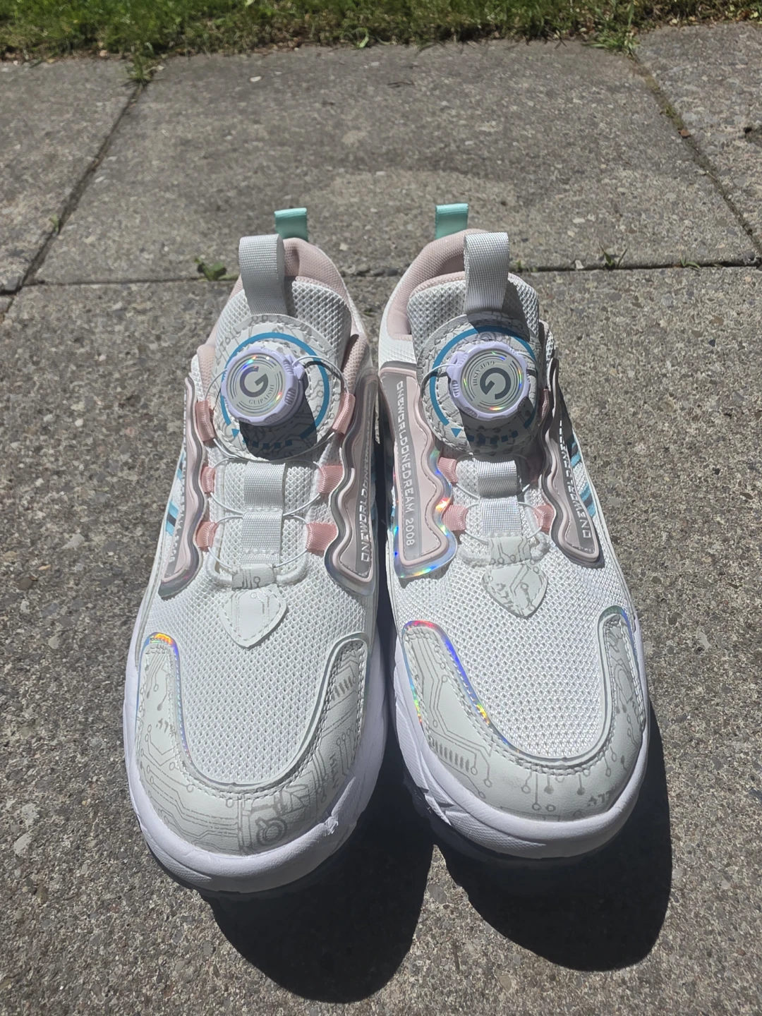White Roller Shoes Size 7 - photo 3
