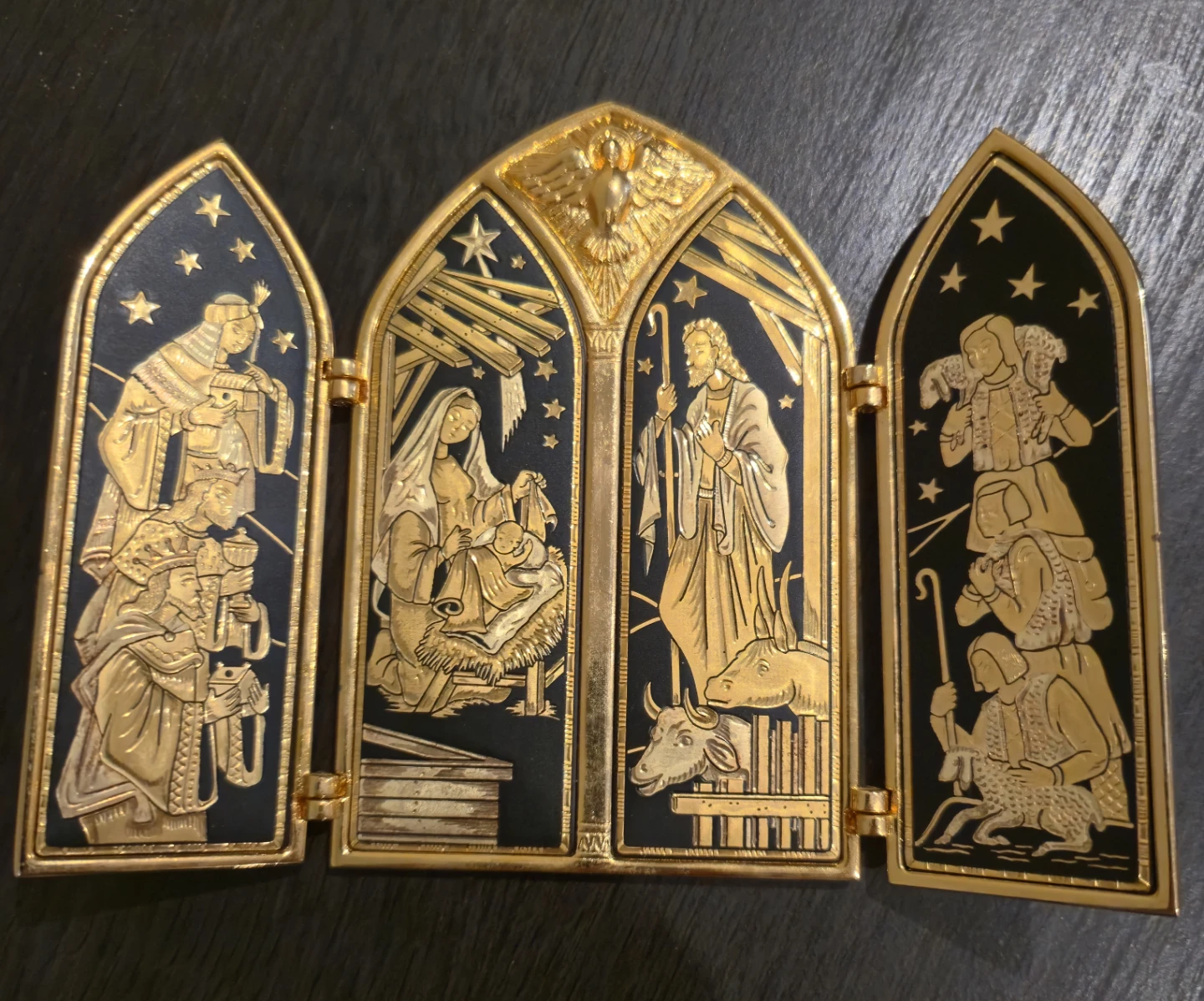 Gold Nativity Scene Tri-Fold Triptych Display - photo 2