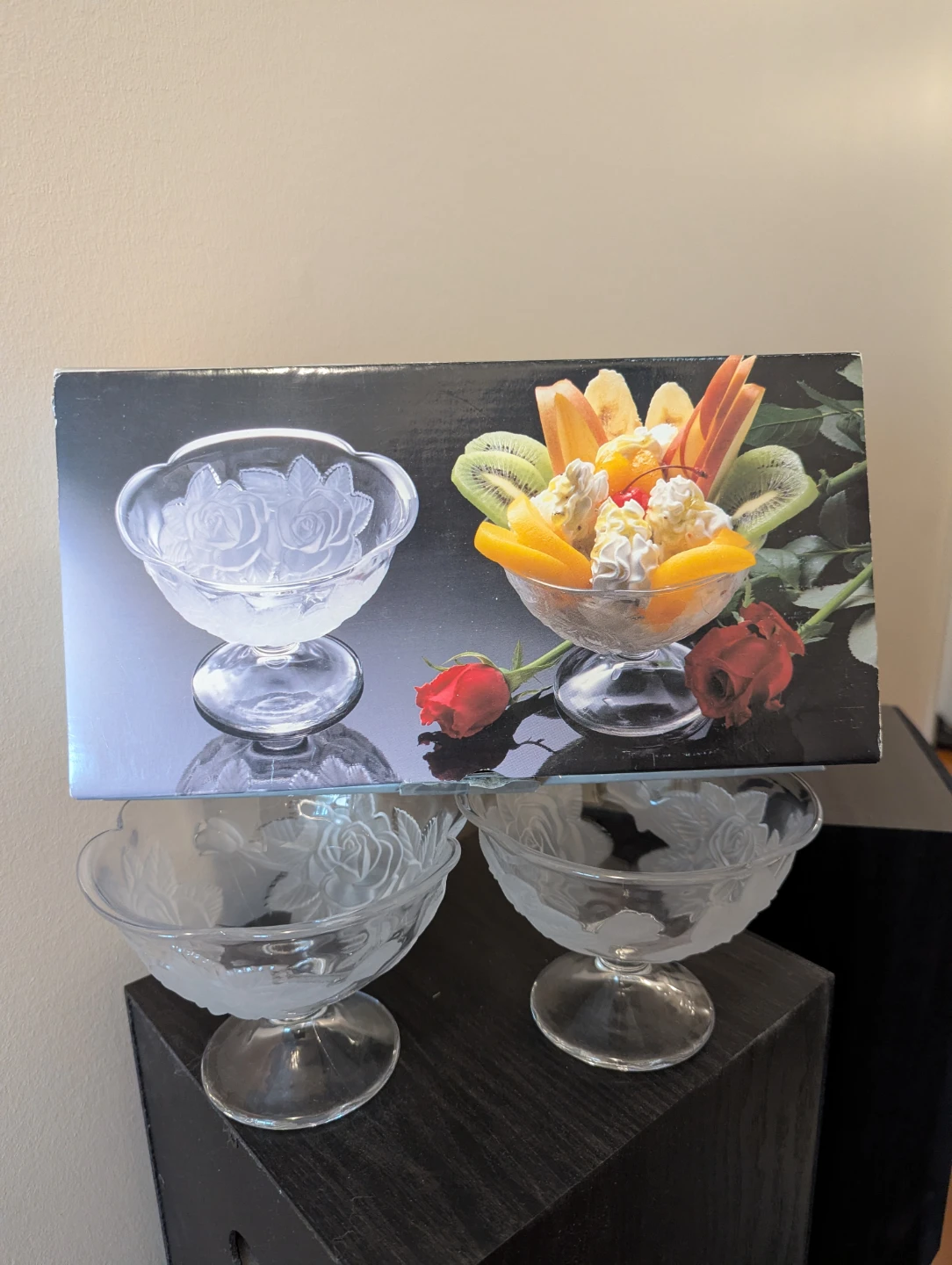 Set of 2 Glass Rose Embossed Dessert Bowls