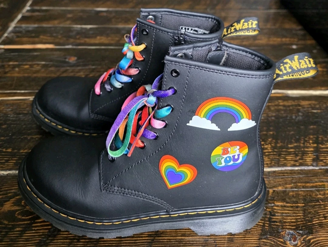 Pride Doc Martens Ladie Size 6 1460 Zip Side, Black Rainbow