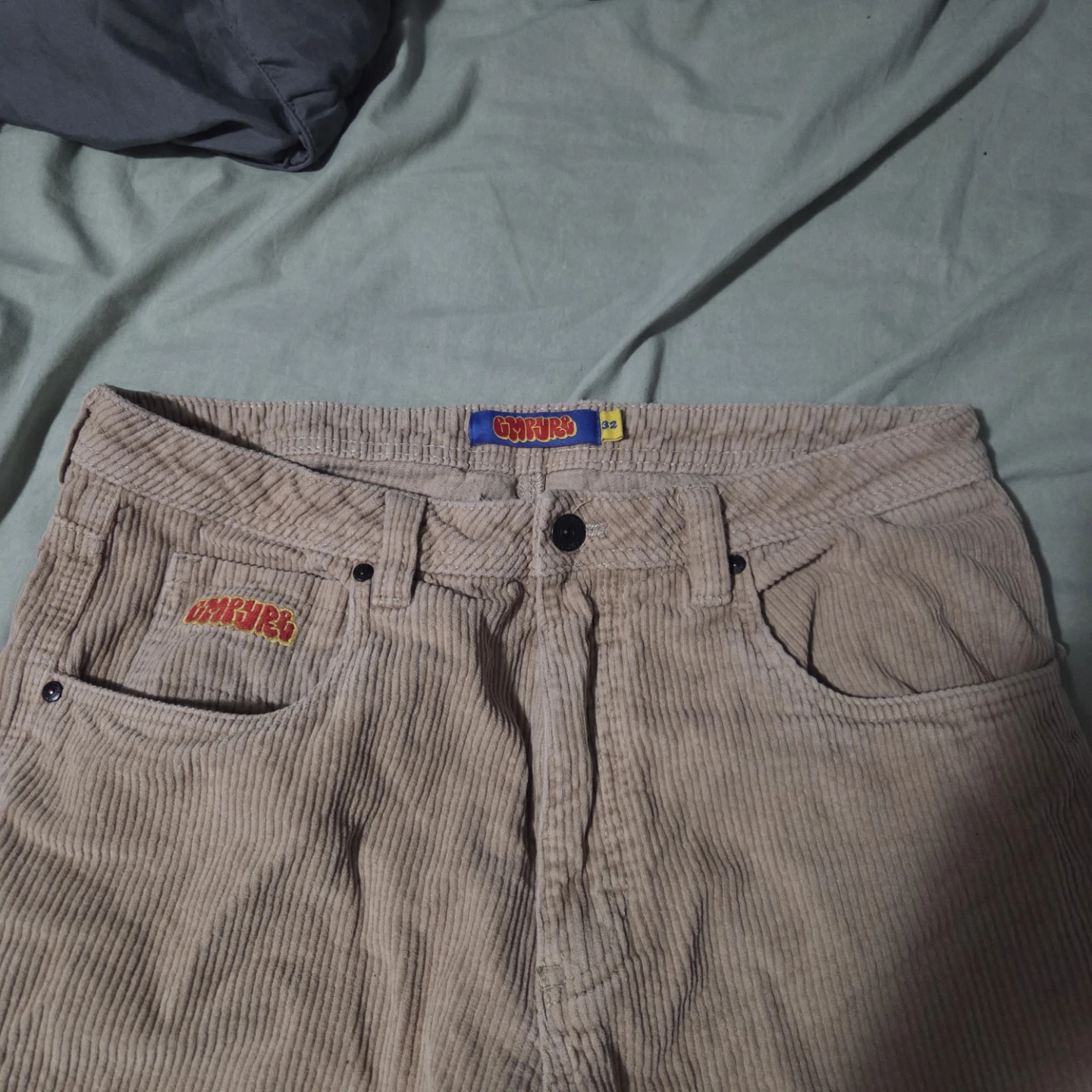 Beige empires size 32