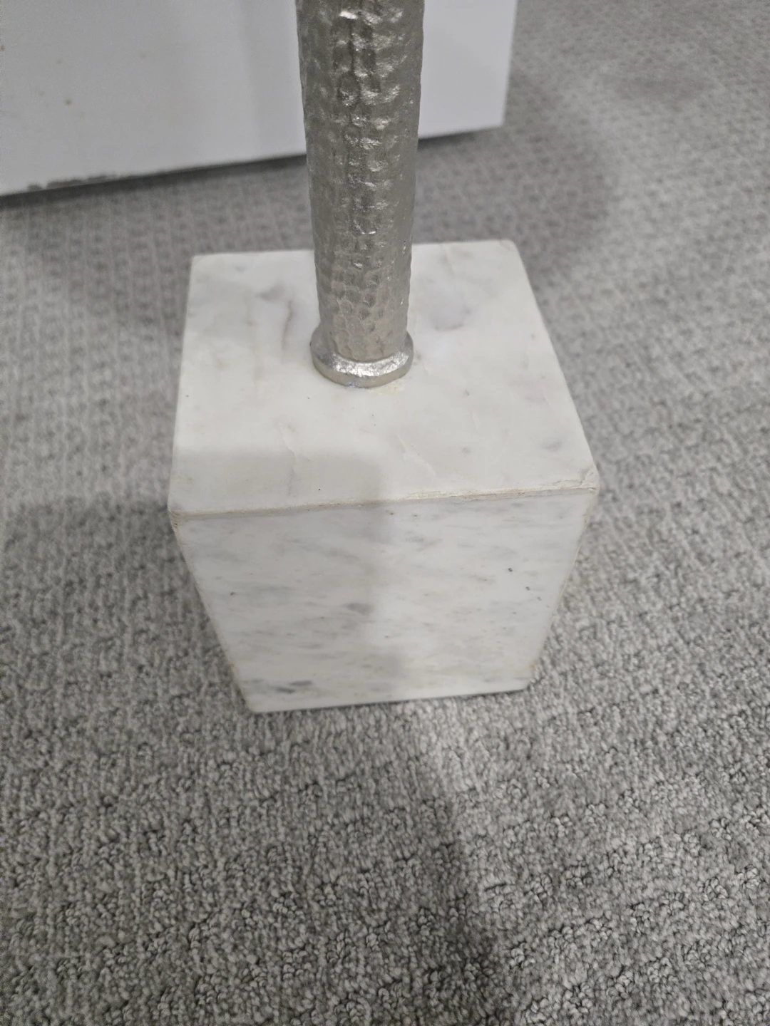 Set of 2 Hammered Metal Top Side Tables with Marble Base x2 - photo 4