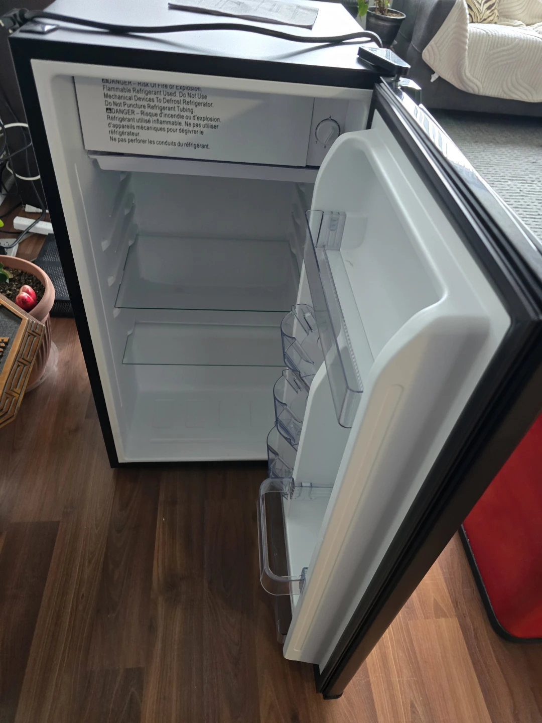 Hamilton Beach Mini Fridge - photo 2