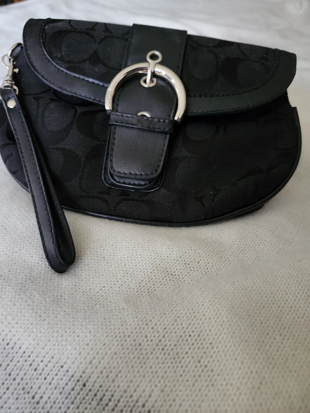 Coach Black Signature Pattern Wristlet - photo 2