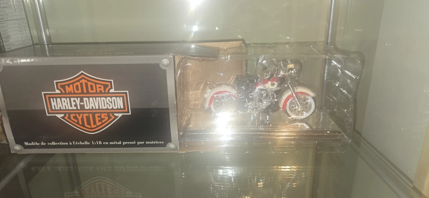 Harley-Davidson 1958 FLH Duo Glide Diecast Motorcycle 1:18