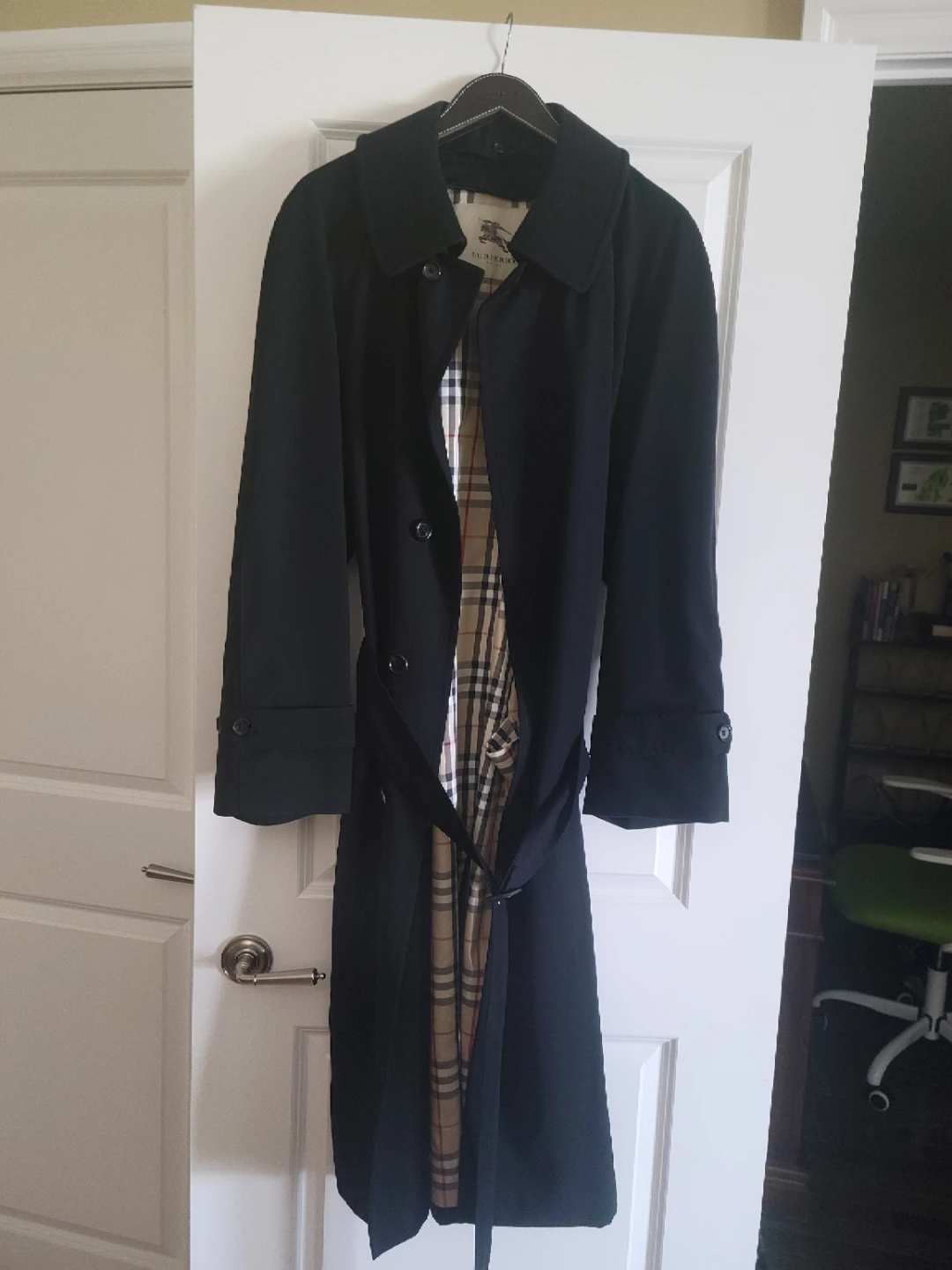 Burberry London Black Trench Coat - photo 5