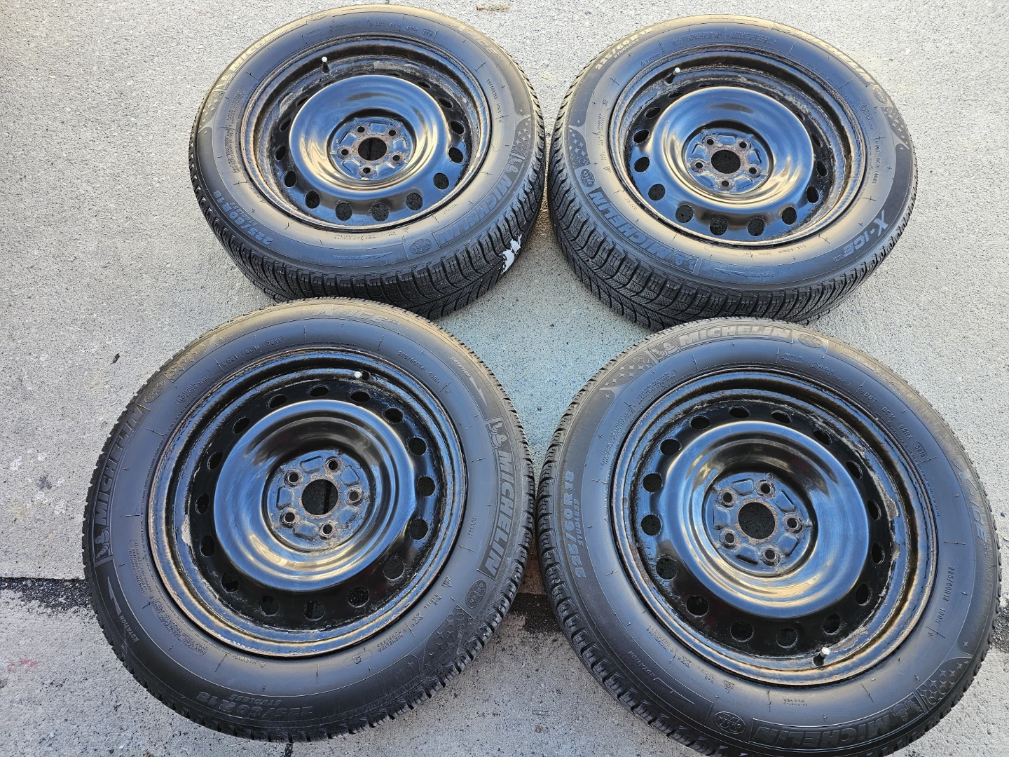 TOYOTA RAV4 WINTER TIRES ON STEEL RIMS 225/60 R18