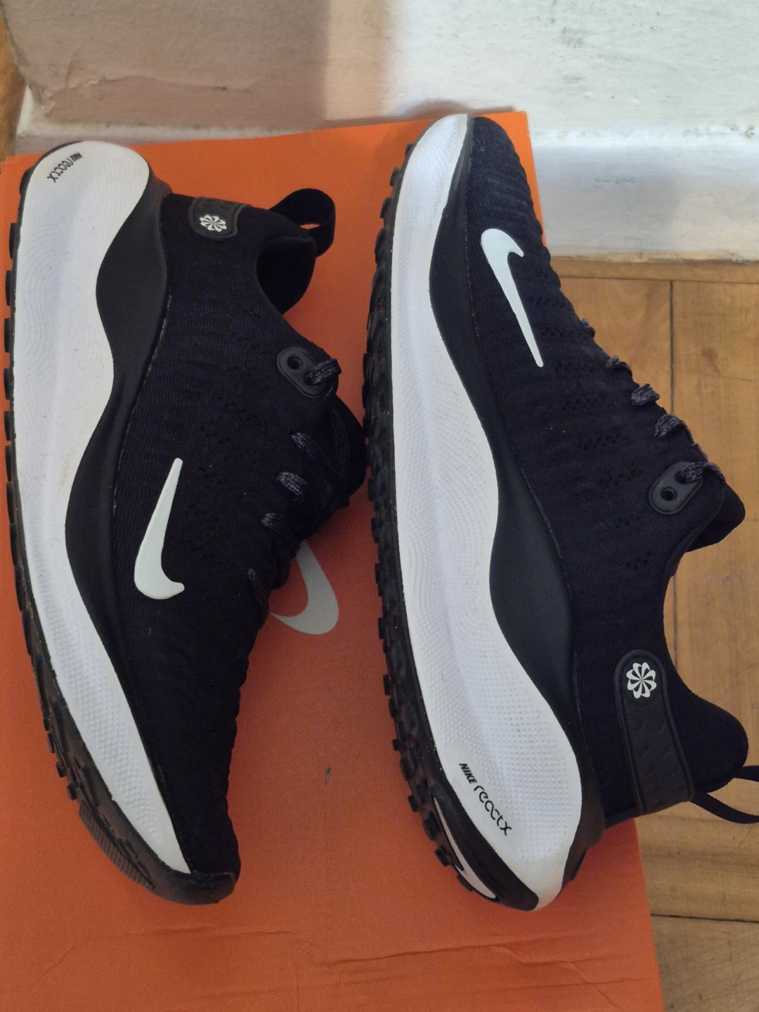 NIB)Nike ReactX 7.5 Infinity Run 4 Running Shoes Black White
