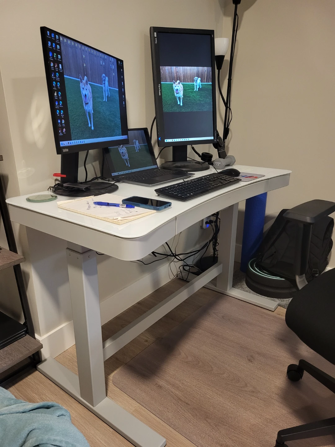 Adjustable computer desk with glasstop and chair - photo 3