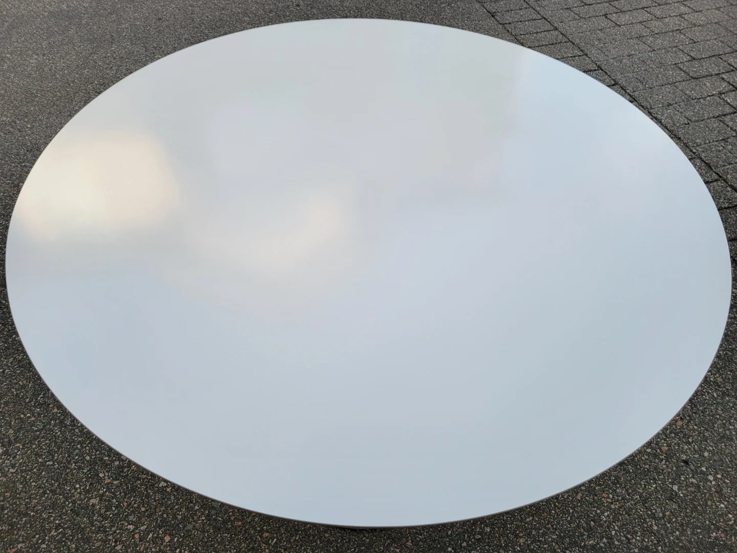 Beautiful White Tulip Dining Table - photo 4