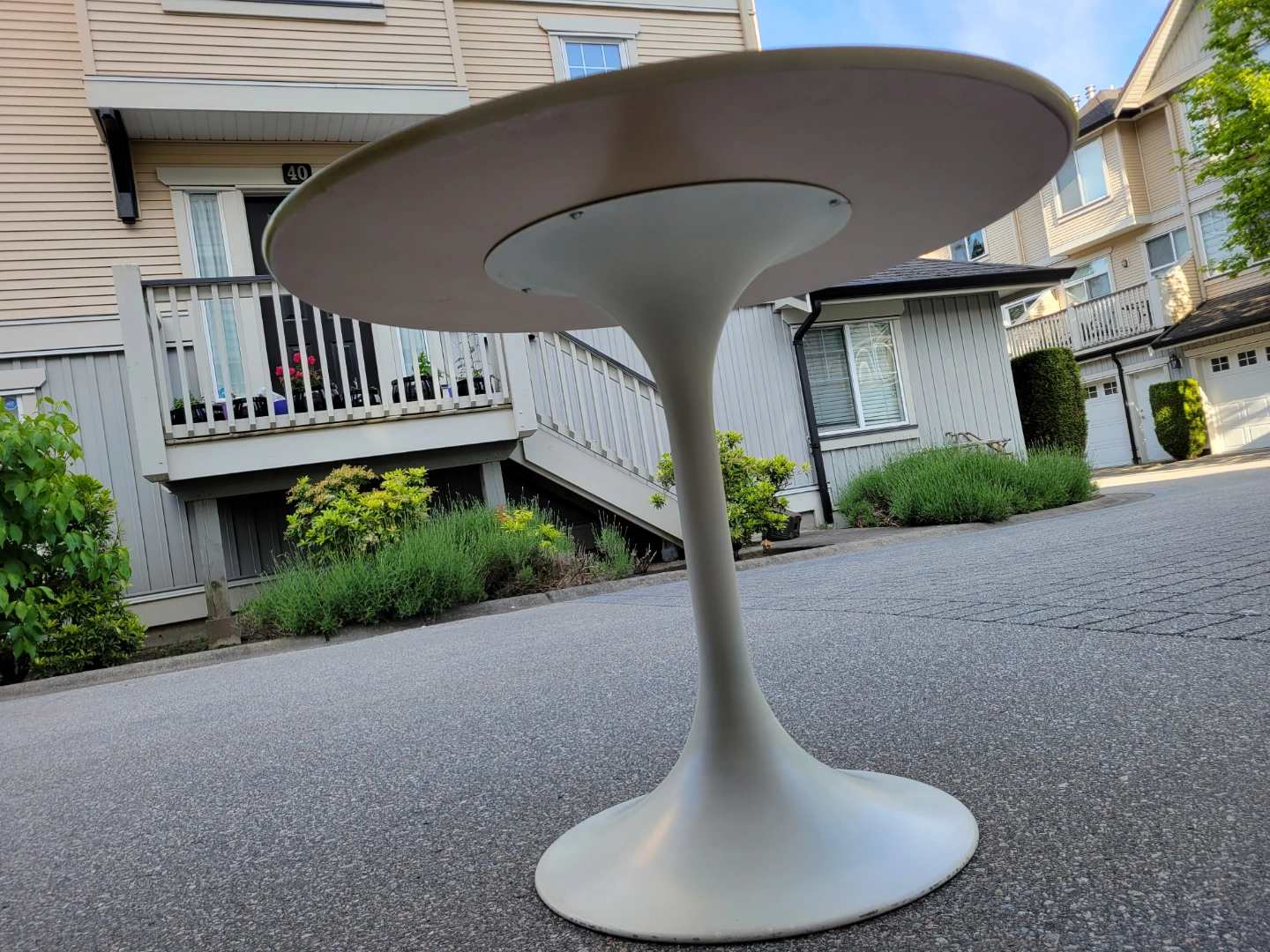 Beautiful White Tulip Dining Table - photo 5