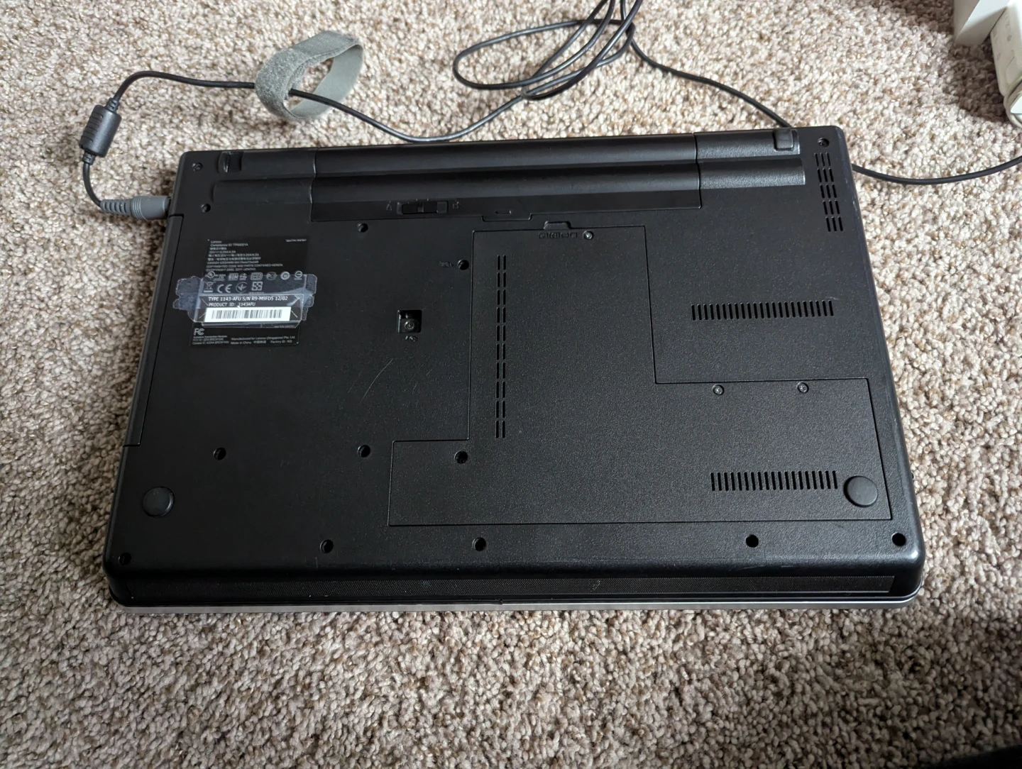 Lenovo ThinkPad E520 Laptop - photo 3