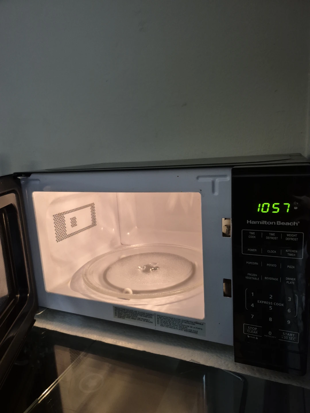 Hamilton Beach Microwave - photo 3