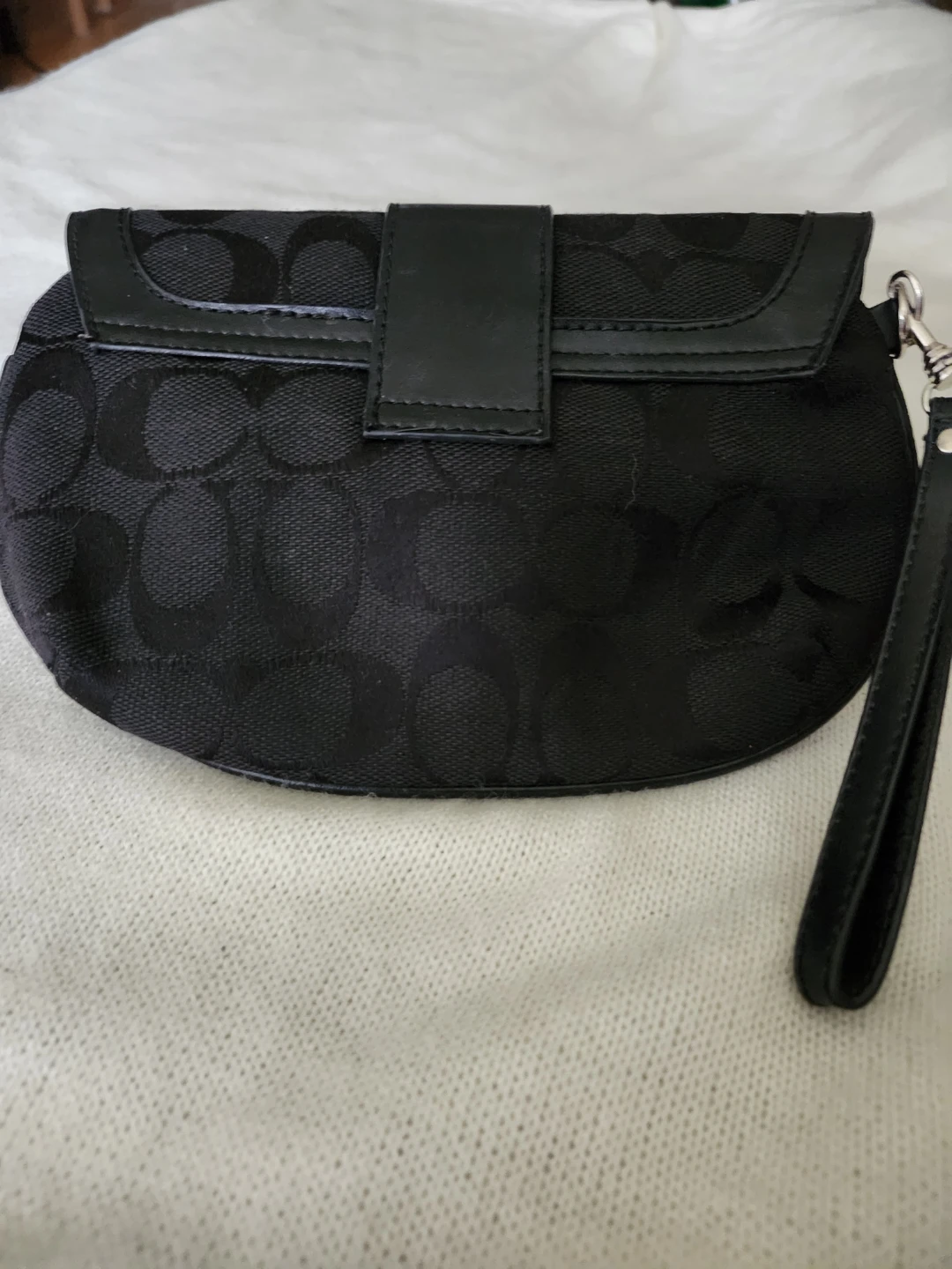 Coach Black Signature Pattern Wristlet - photo 5