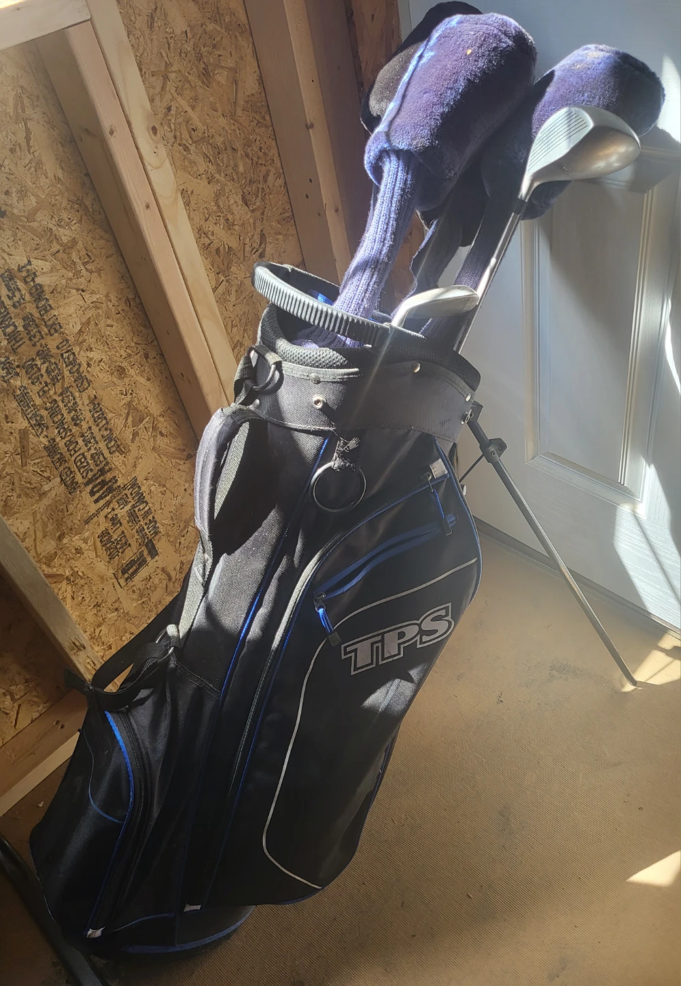 Wilson Aggressor Golf Club Set with TPS Bag