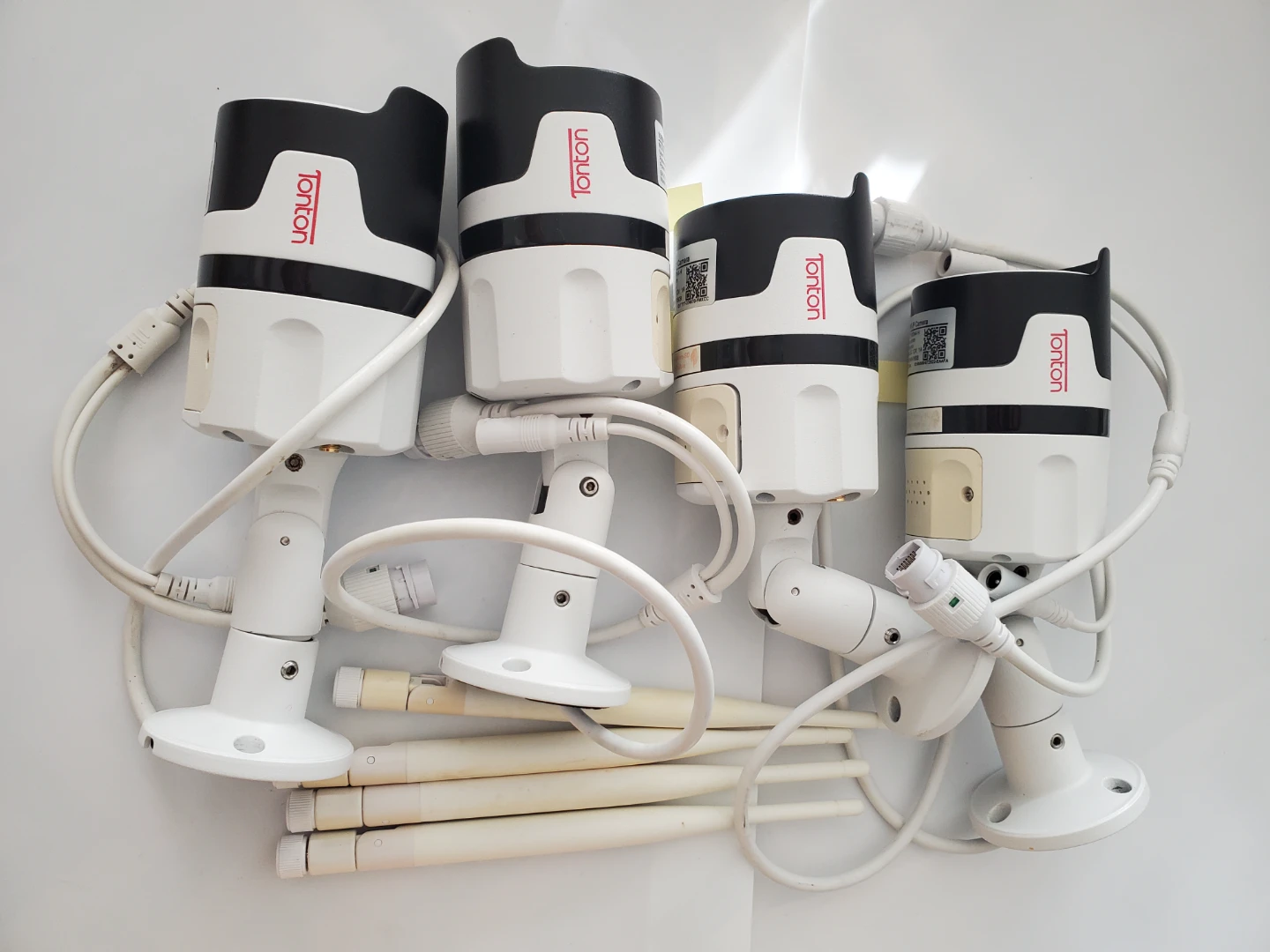 Wireless Security Cameras (4 Pack) - photo 2