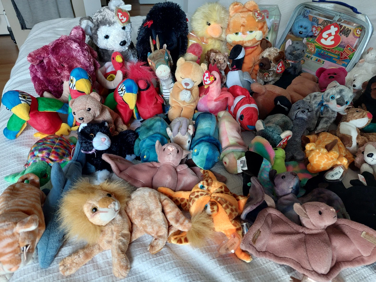 Large Collection of Ty Beanie Babies Plush Toys - photo 3