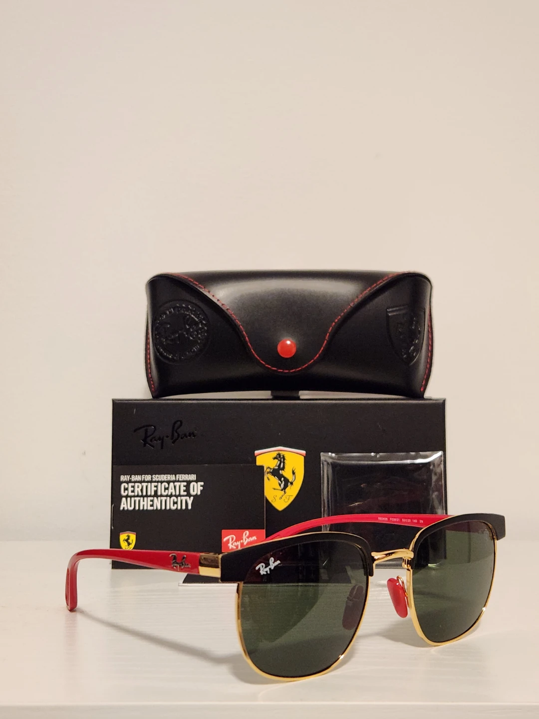 Ray-Ban Ferrari Clubmaster - RB3698